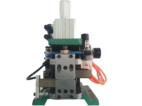 Mehrader-Drahtabisolier- und Verdrillmaschine WPM-4F+T - Mehrader-Drahtabisolier- und Verdrillmaschine